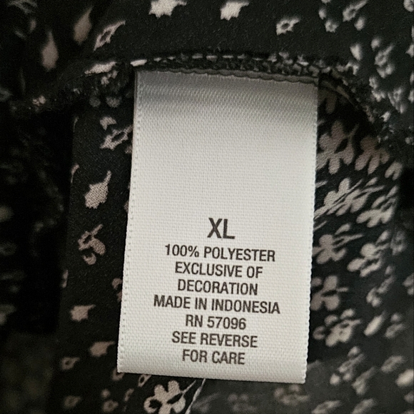 Dress Barn Capped Sleeve Blouse - Picture 4 of 4